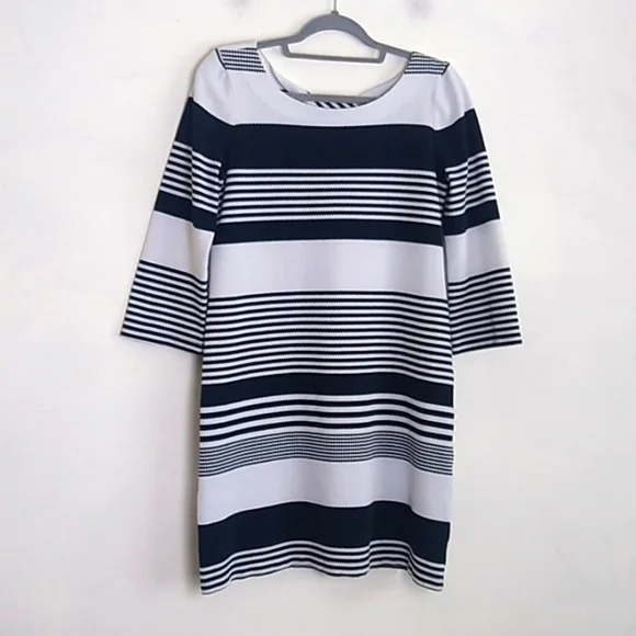 Lilly Pulitzer Dress Navy White Striped Marlow 3/4 sleeve Like new size Medium - Picture 1 of 15